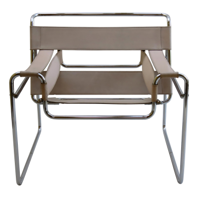 Křeslo Wassily Chair (Knoll), design Marcel Breuer, chromovaná ocel, kůže ve více barvách, 73 × 79 × 69 cm, výška sedáku 42 cm, orientační cena 65 000 Kč, www.konsepti.com