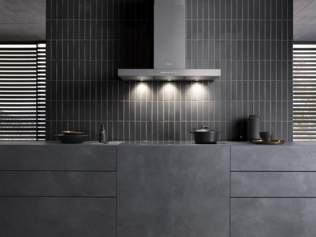 Nástěnný odsavač par DA 4298 W Puristic Plus (Miele), LED osvětlení, výkon 630 m3/h, cena 40 990 Kč, WWW.MIELE.CZ