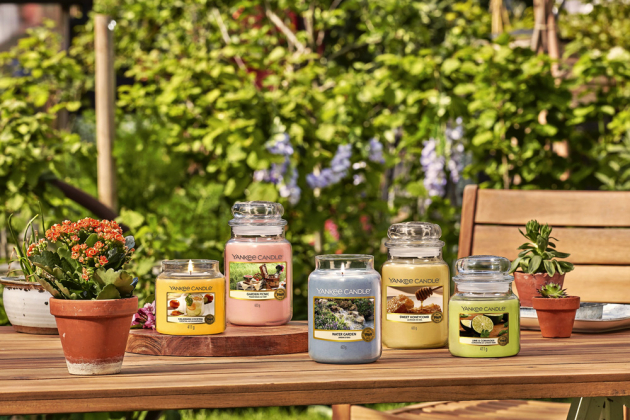 Kolekce Garden Hideaway léto 2020 (Yankee Candle), 100% bavlněné knoty bez karcinogenních přísad, cena od 69 Kč, WWW.YANKEESVICKY.CZ