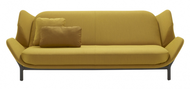 Rozkládací pohovka Clam (Ligne Roset), design Léo Dubreil a Baptiste Pilato, 227 × 55/89 × 105/136 cm, cena od 134 028 Kč, WWW.LIGNE-ROSET.COM