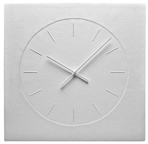 Hodiny Wall Clock (Fritz Hansen), design Mia Lagerman, ruční výroba z bavlněného papíru, 48 × 48 cm, cena 7 500 Kč, WWW.STOCKIST.CZ