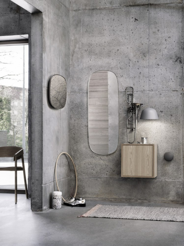 Zrcadla Framed Mirror (Muuto), design Anderssen &amp; Voll, více rozměrů i provedení cena od 6 748 do 14 878 Kč, WWW.DESIGNVILLE.CZ 