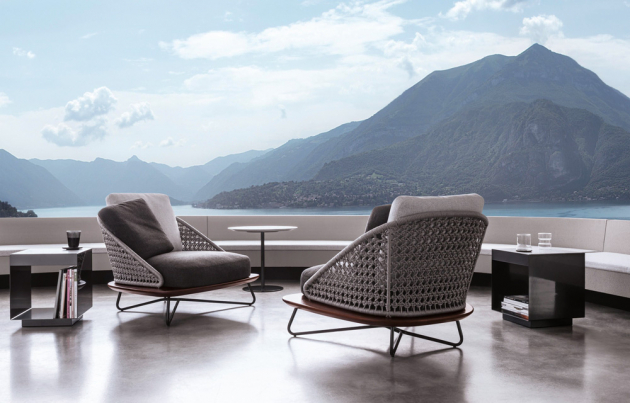 Křesla z kolekce Riviera (Minotti), design Rodolfo Dordoni, dřevo iroko, polypropylen, cena 110 000 Kč, WWW.STOPKA.CZ