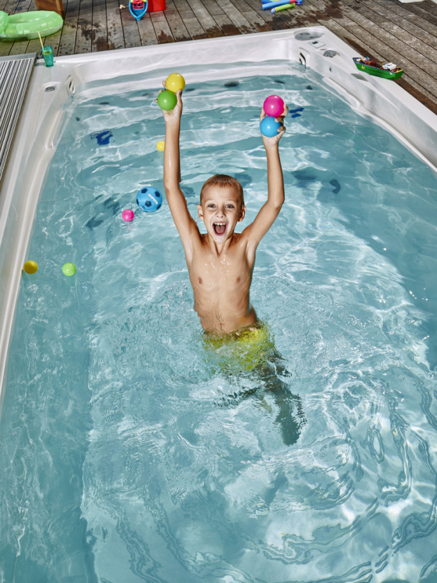 Aktivní odpočinek ve swim spa si užijí všichni milovníci plavání bez ohledu na sportovní výkon. Swim spa je ideální pro aktivní odpočinek, napomáhá zbavit se stresu a zapomenout na každodenní starosti. 