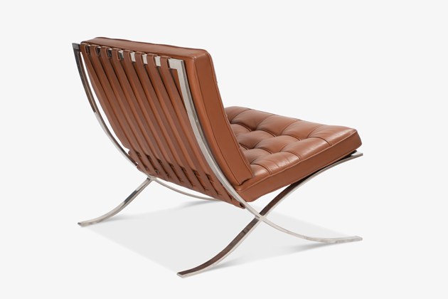 Křeslo Barcelona (Knoll), design Ludwig Mies van der Rohe, rozměry 77 x 75 x 77 cm, cena 181 550 Kč, www.knoll.com