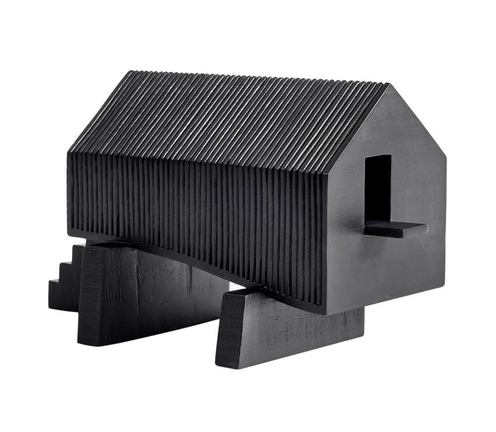 Dekorace Black Stilt House (Ethnicraft), mořený a lakovaný masivní mahagon, 17 × 33 × 18 cm