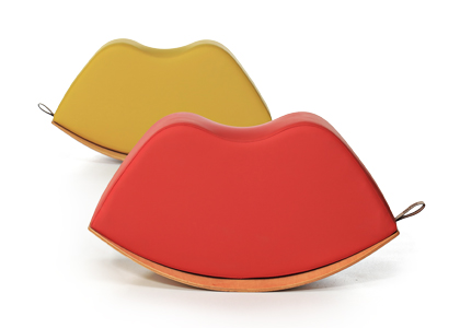 Houpací puf Lips, design Nurus Design Lab, šířka 92,5 cm, cena 4 620 Kč