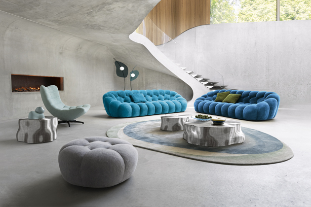 Sedací souprava Bubble Sofa, design Sacha Lakic, více druhů textilií, cena od 160 000 Kč 