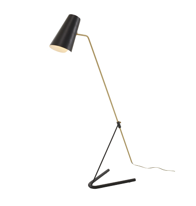 G21, design Pierre Guariche,  1951, stojací lampa s lakovaným kovovým stínidlem, lakovanou ocelovou základnou a konstrukcí z lakované mosazi, cena 56 100 Kč 