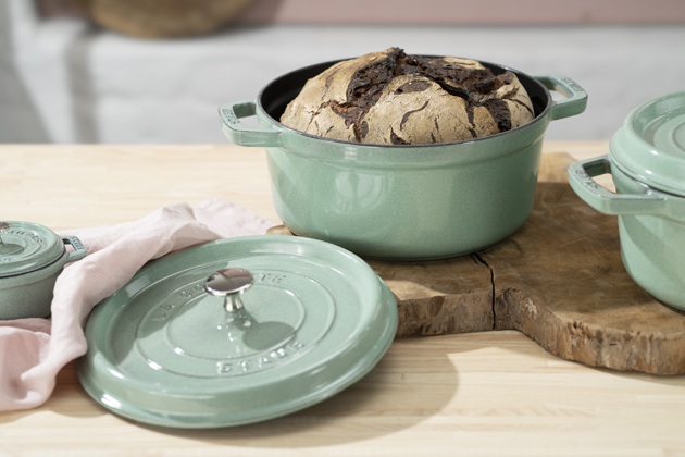 Staub, Litinový hrnec s poklicí Cocotte, 22 cm / 2,6 l